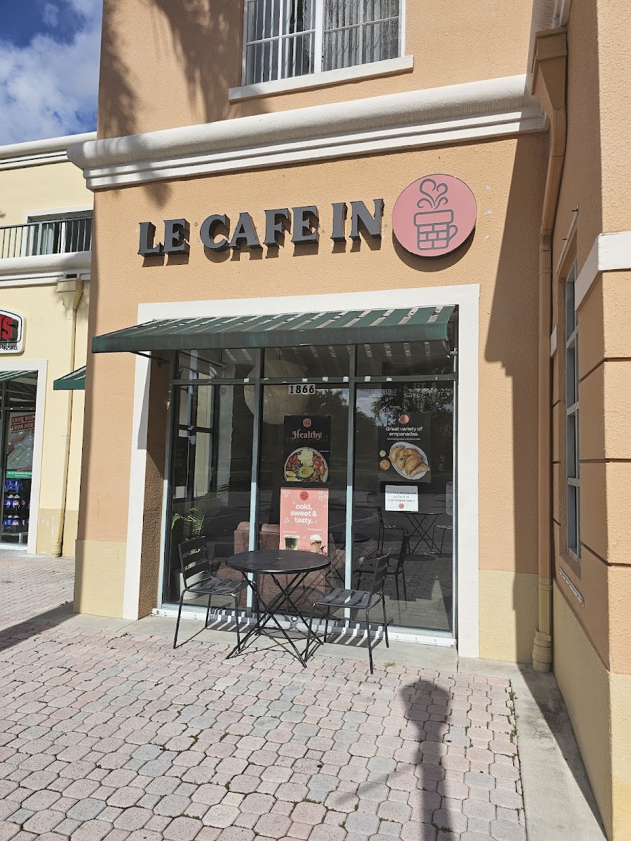 Le Cafe In